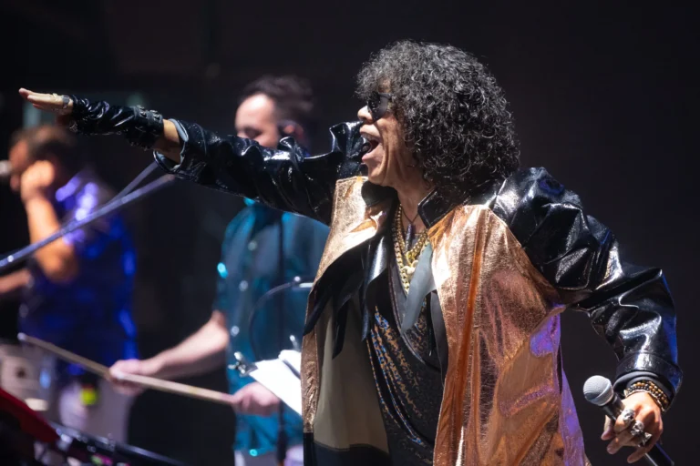 Volvieron a internar a La Mona Jiménez, suspendió su show en Mendoza