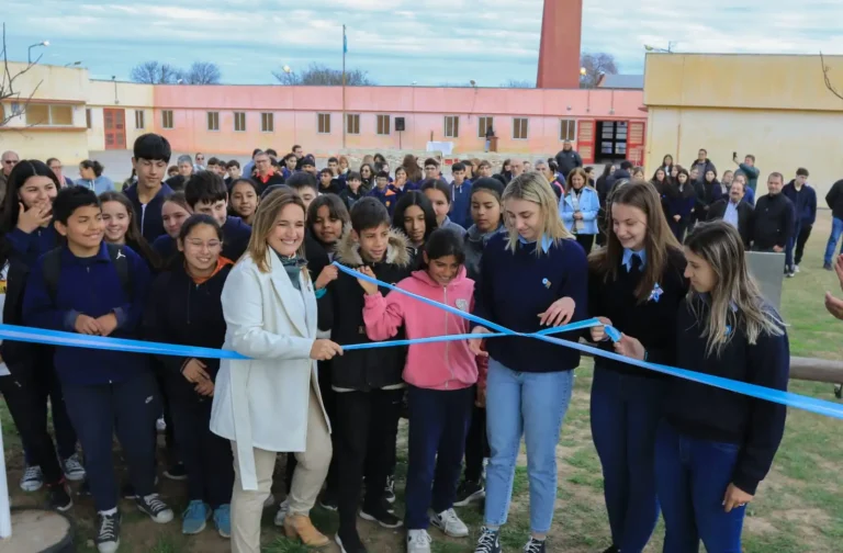 Prunotto presidió en El Arañado inauguración del techo playón del IPEA 225