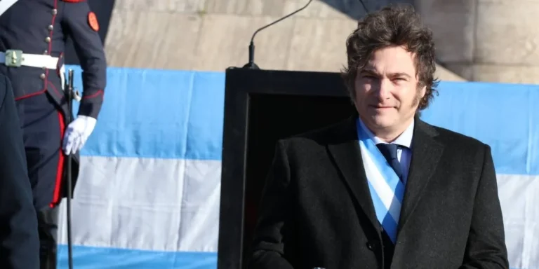 Milei viajó a España, donde será condecorado