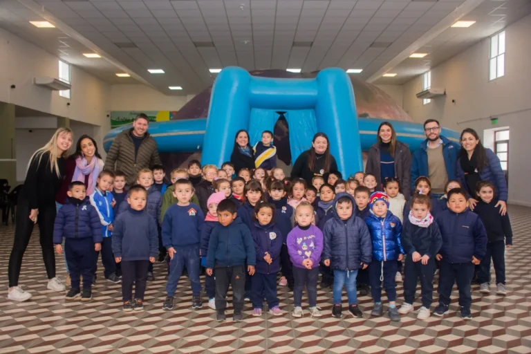 Carrilobo disfrutó del planetario móvil