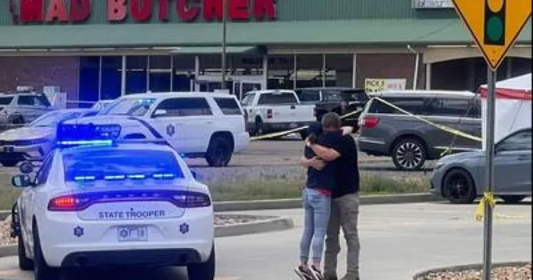 Tres muertos y 10 heridos en tiroteo en supermercado de Arkansas