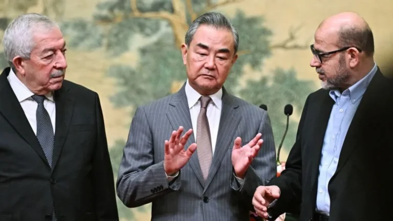 Hamas y Fatah firman un acuerdo en Beijing para “poner fin” a su división