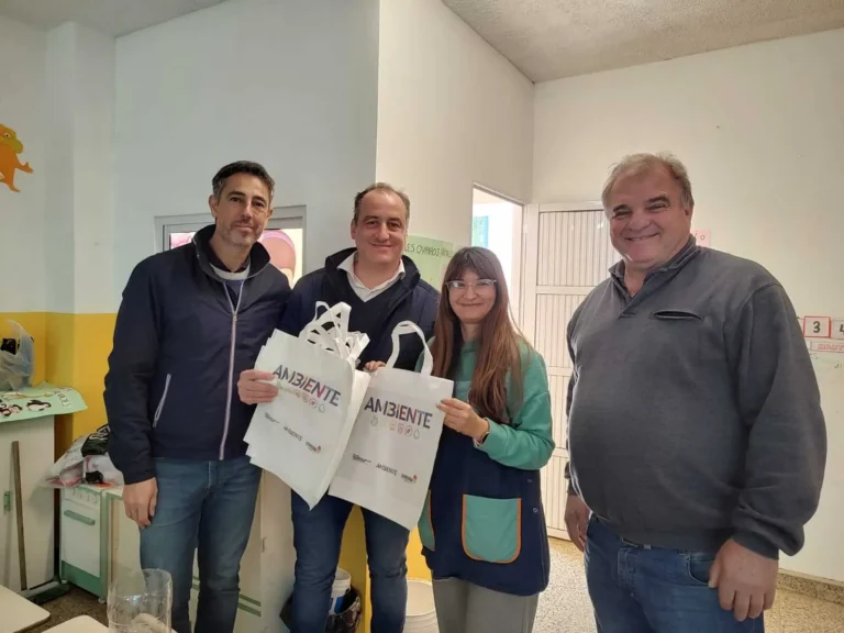 Secretario de Ambiente visita Santiago Temple 