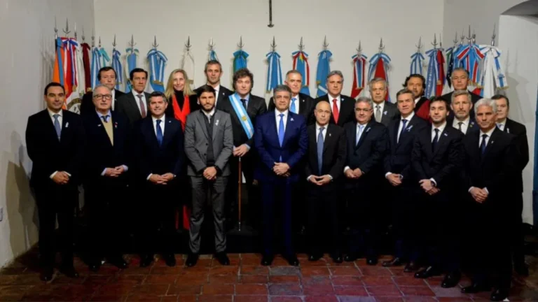 El Presidente y 18 gobernadores firmaron el Pacto de Mayo en Tucumán