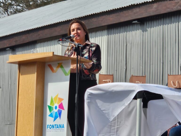 Myrian Prunotto presidió el acto central por el Centenario de Villa Fontana