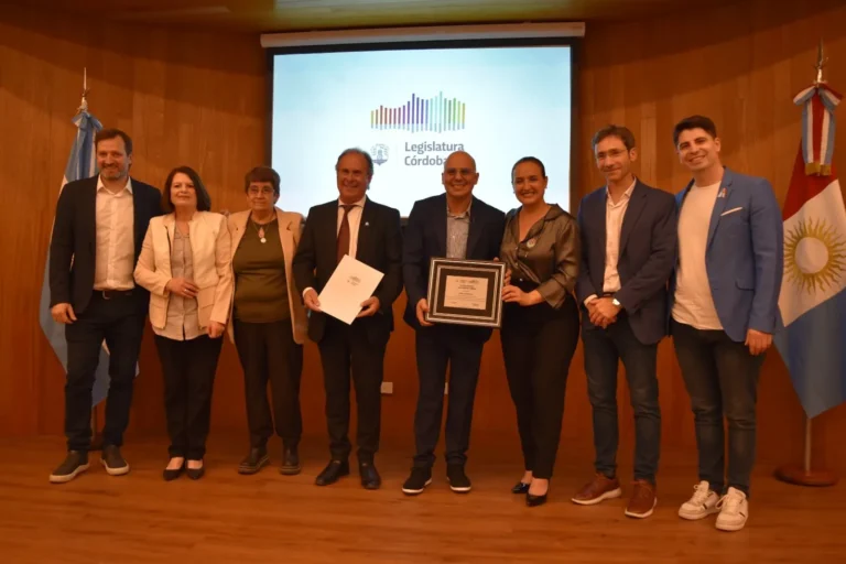 Homenajearon a Ángel Carabajal en la Legislatura de Córdoba