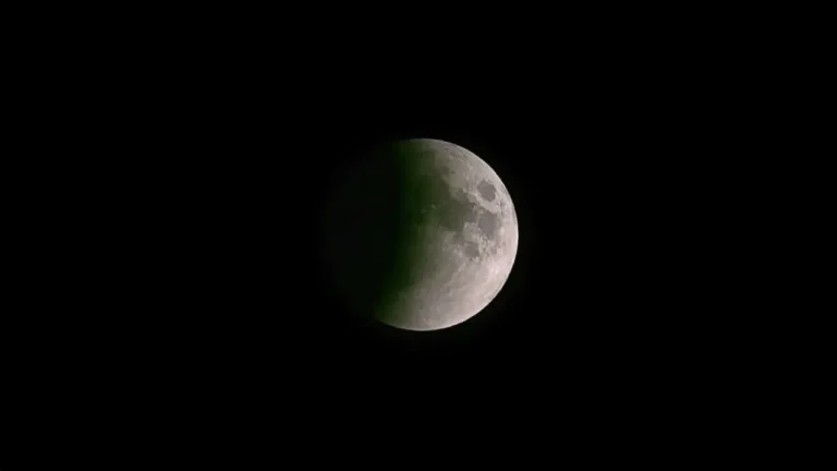 Pasó el eclipse lunar parcial 