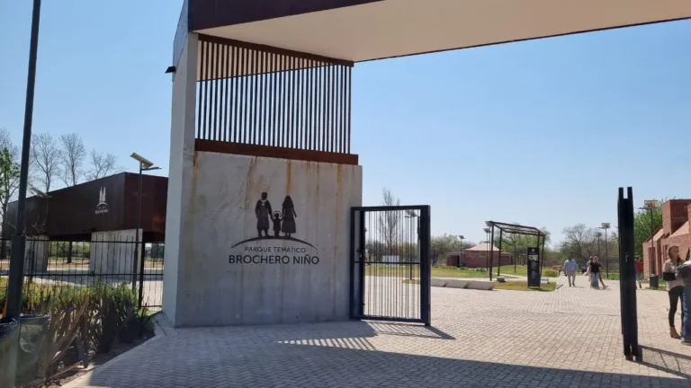 Inauguran postas del Parque Brochero Niño