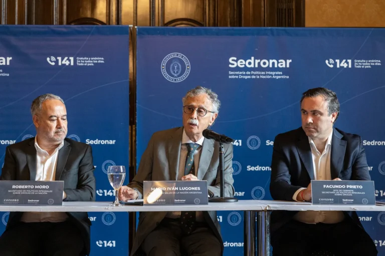 Se realizaron acuerdos para abordar las adicciones y el consumo digital en menores