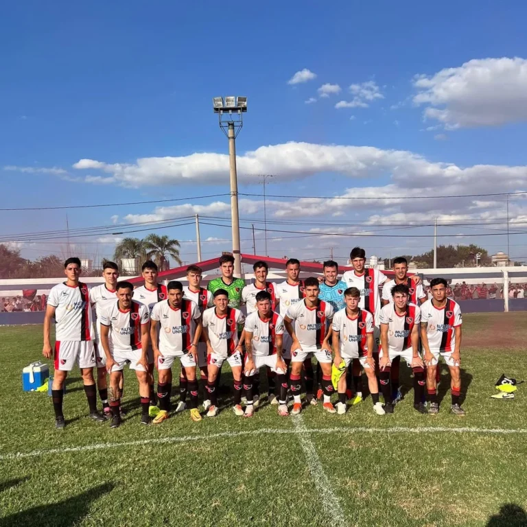 Newell´s de Laguna Larga goleó a Independiente de Oliva