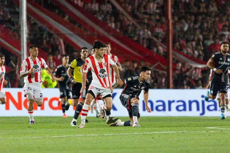 Instituto cae ante River Plate