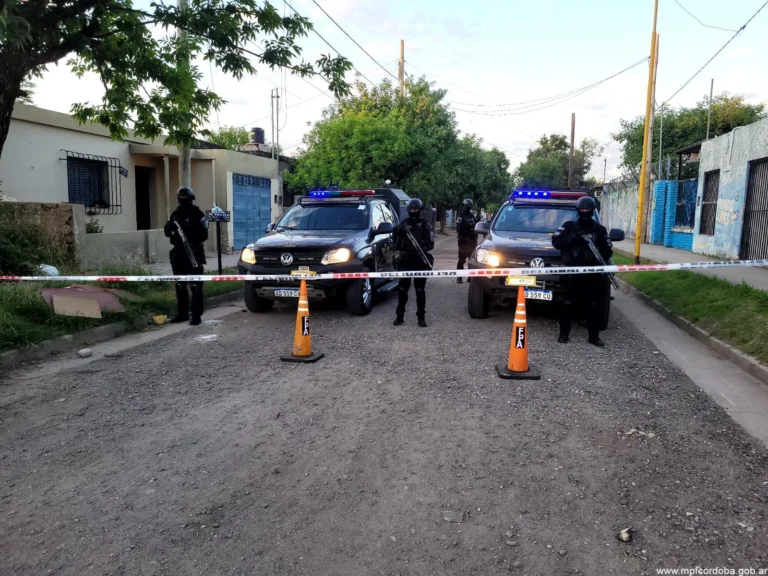  La FPA detuvo a tres narcomenudistas e incautó drogas y armas en San Francisco