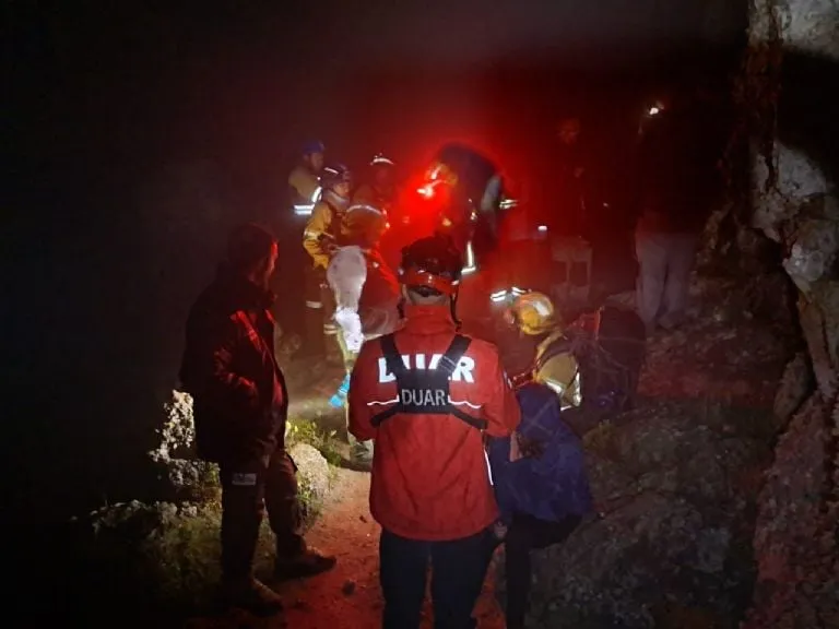 Rescate nocturno en Los Gigantes: una joven fue auxiliada en la niebla