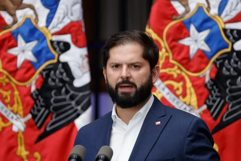 Denuncian a Gabriel Boric  presidente chileno