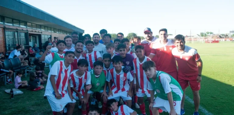 Messi visitó a los juveniles del Club Unión 