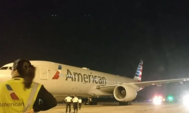 Un vuelo de American Airlines aterrizó de emergencia