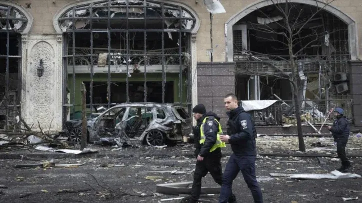 Ataque ruso daña embajada de Argentina en Kiev