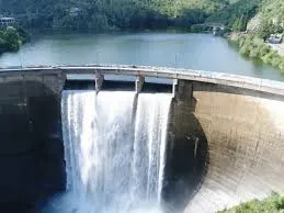 Extraerán una avioneta que cayó al Dique Los Molinos hace 17 años