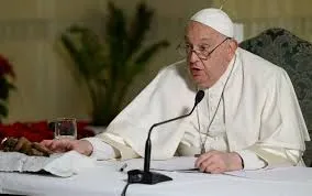 El papa Francisco pide alto al fuego antes de Navidad  