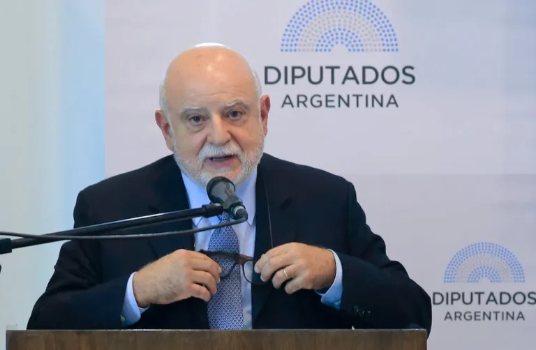 El Gobierno desplazó a Rodolfo Barra de la Procuración del Tesoro