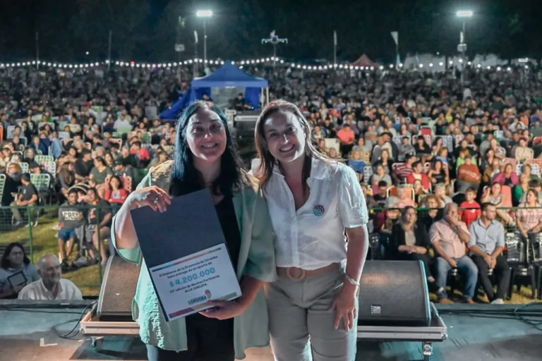 Prunotto asistió a “La Noche Fortinera” en La Carlota