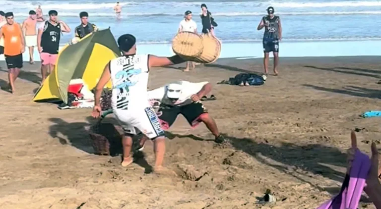 Pelea entre vendedores ambulantes en las playas de Villa Gesell