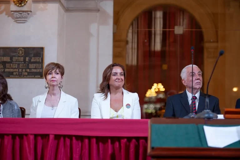 Prunotto encabezó el acto de juramento de Jéssica Valentini como vocal