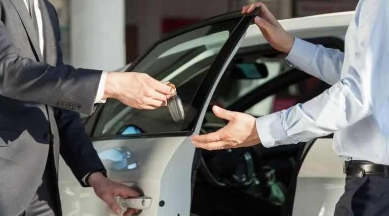 Ya no es necesario el libre deuda para vender un auto usado