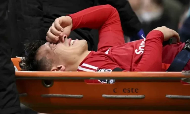 Dura lesión para Lisandro Martínez