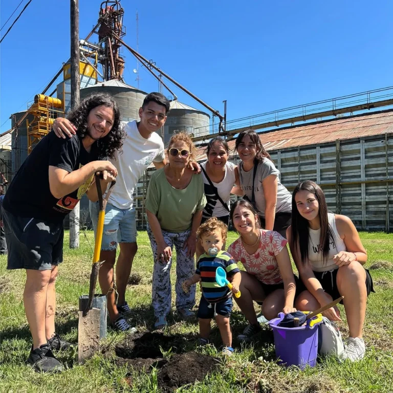 Reforestación en Laguna Larga
