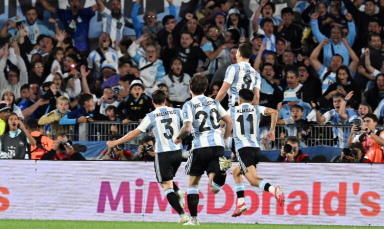 Argentina goleó a Brasil