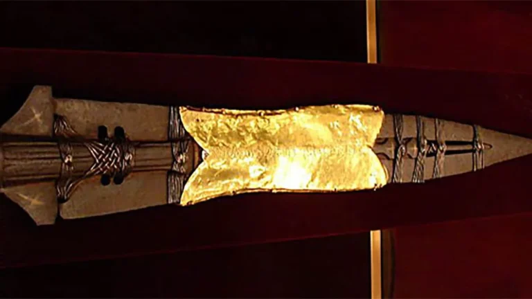 El Vaticano expone la lanza de Longino