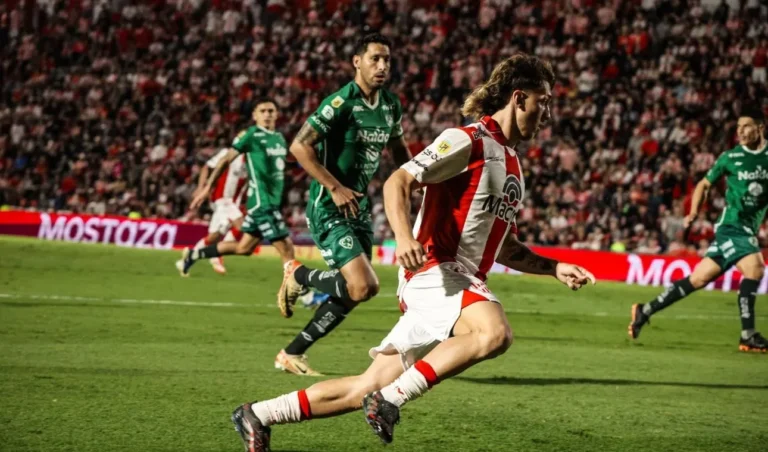 Instituto empató con Sarmiento