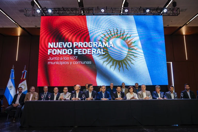 Llaryora firmó el Fondo Federal Cordobés