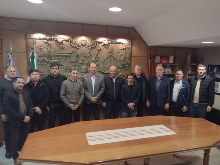 Dellarossa y Valiente visitaron MABE