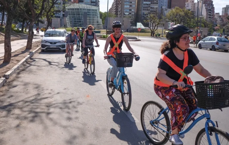 Bici CBA opción de movilidad sustentable