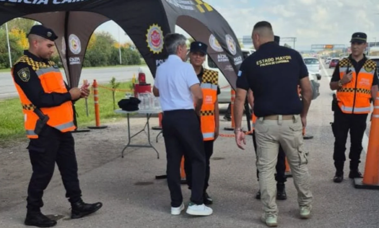 Despliegan controles preventivos en la autopista Córdoba–Carlos Paz