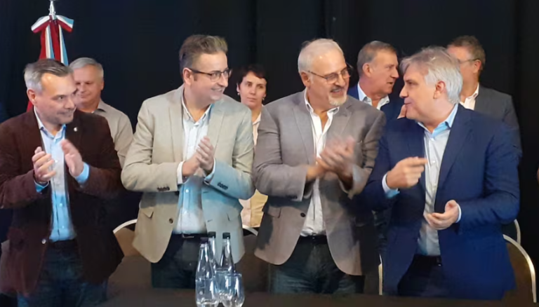 Sinsacate: visita del gobernador Martín Llaryora