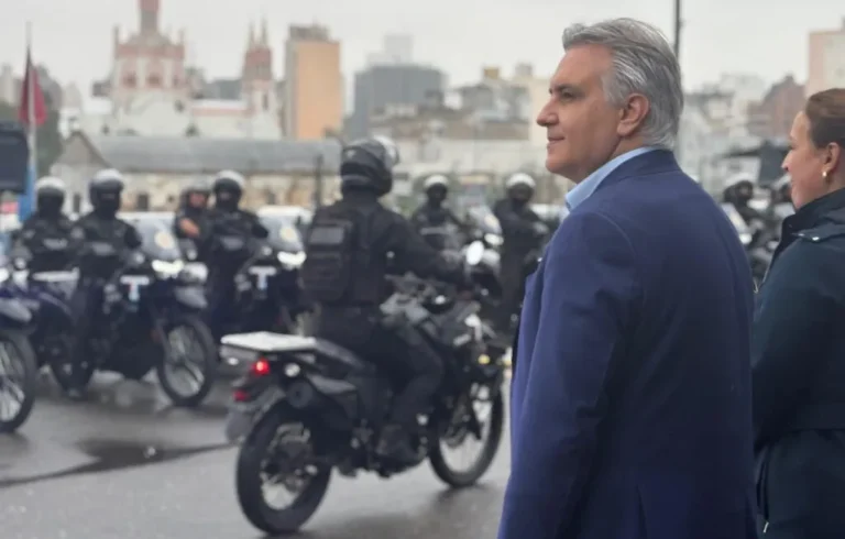 Fuerte respaldo de Llaryora a la Fuerza Policial