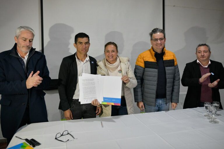 Apertura de sobres para la licitación del acueducto en Chuña