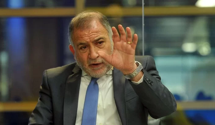 Le robaron el celular a Luis Juez mientras brindaba una entrevista