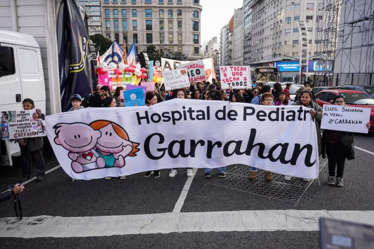 Los trabajadores del Hospital Garrahan comienzan un paro de 24 horas