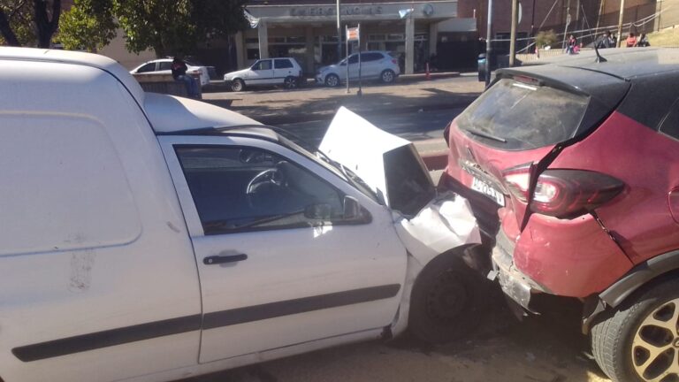 Accidente múltiple en Bajada Pucará: Un herido y varios vehículos involucrados