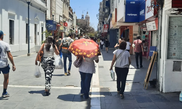 Informan cómo funcionarán los comercios durante los próximos feriados