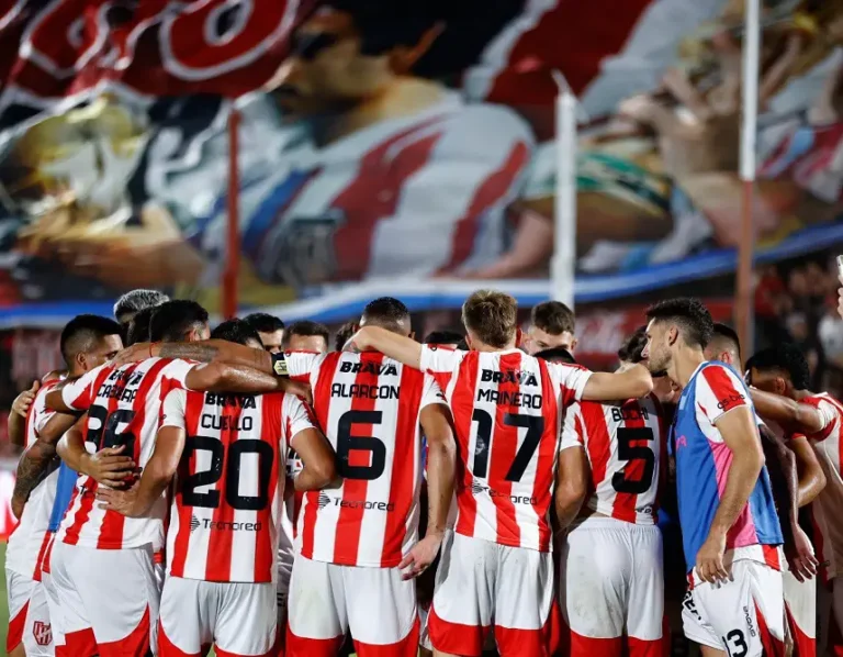 Instituto recibe a River Plate 