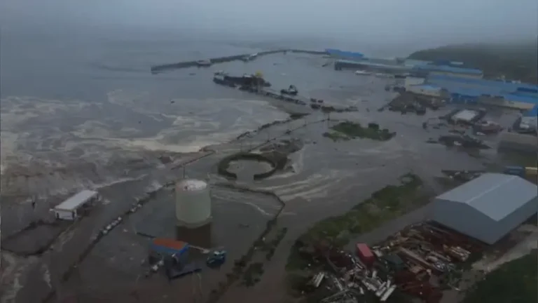Alertas de tsunamis en el mundo debido a un terremoto en Rusia