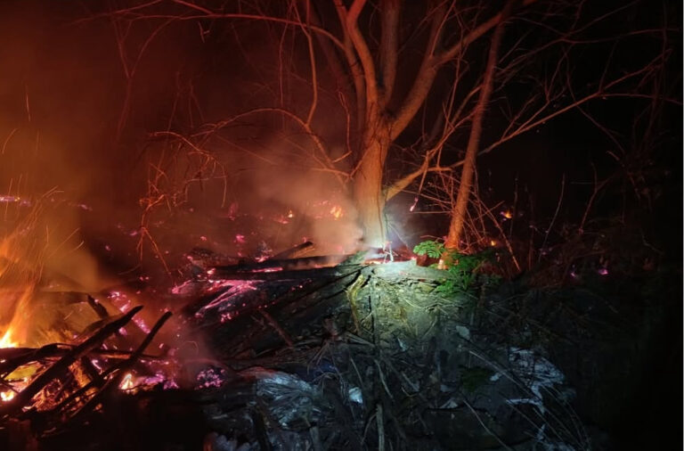 Intervención de Bomberos de Luque en incendio
