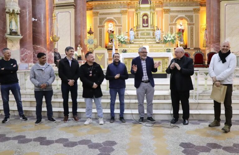 Valiente acompañó aporte a la Basílica del Rosario