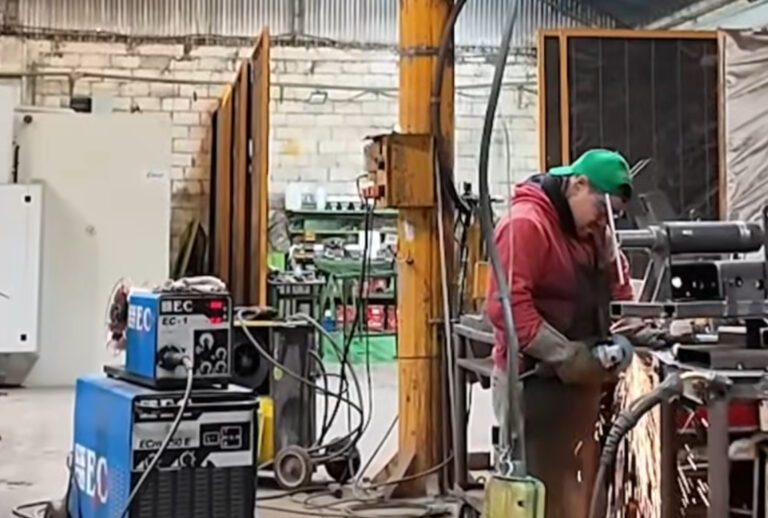 Laguna Larga homenajeó a trabajadores metalúrgicos