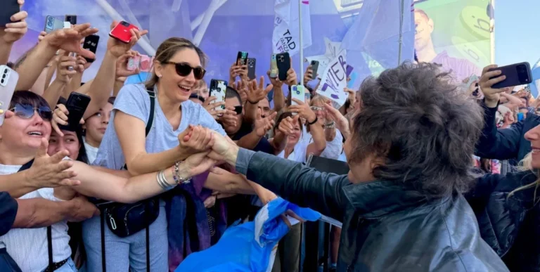 Hubo incidentes en la visita de Milei a Santa Fe